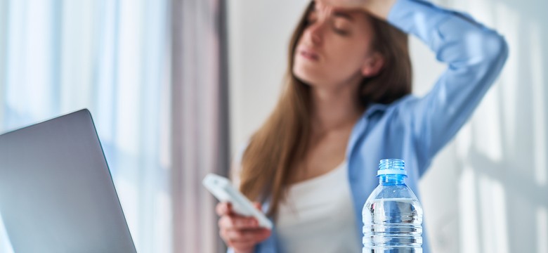 Za oknem upał…, a w biurze wcale nie lepiej. Będą nowe regulacje