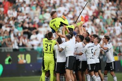 Boruc rozpłakał się na Łazienkowskiej. Cztery gole w pożegnalnym meczu