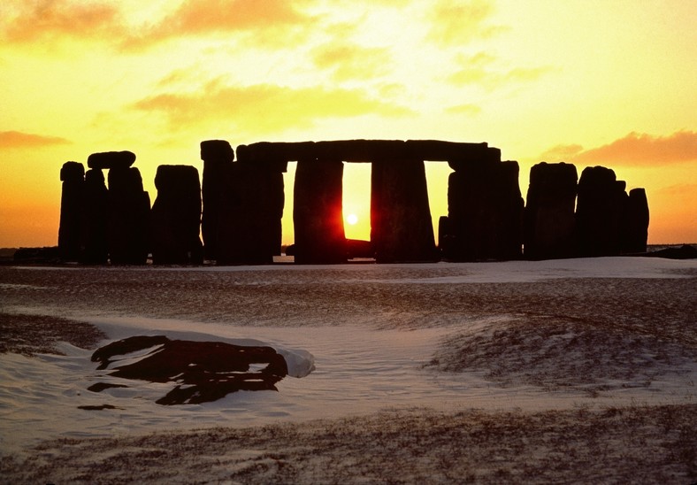 Starożytne obserwatorium Stonehenge i zimowy zachód Słońca