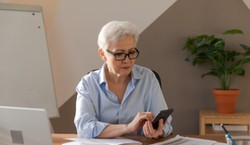Nowy wiek emerytalny w Polsce równy dla kobiet i mężczyzn. Rząd podjął decyzję! 