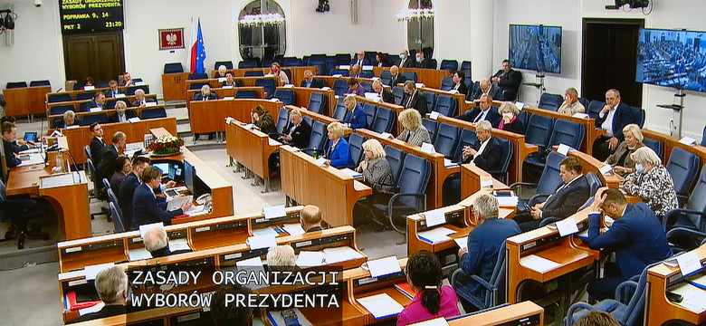 Senat przyjął ustawę wyborczą. "Kaczyński powinien nam dziękować"