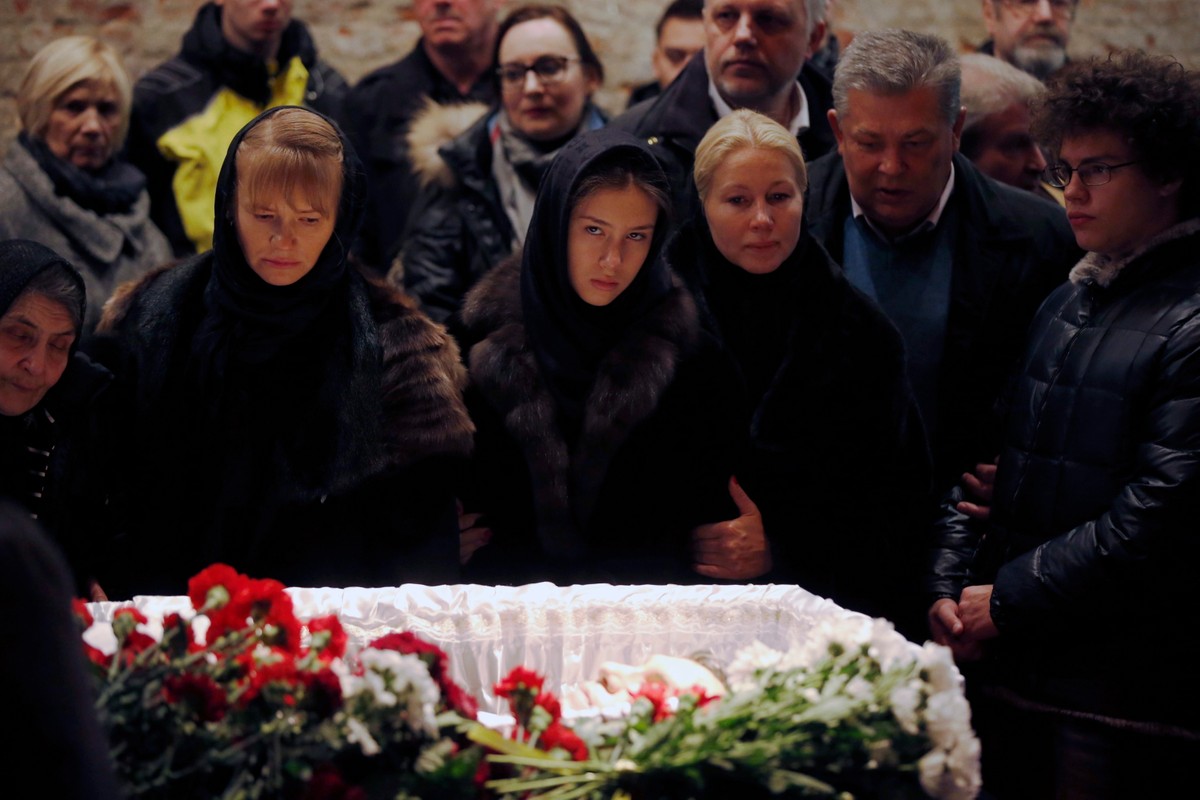 List Borusewicza odczytany na pogrzebie Niemcowa. "Chciałem powiedzieć Rosjanom..."