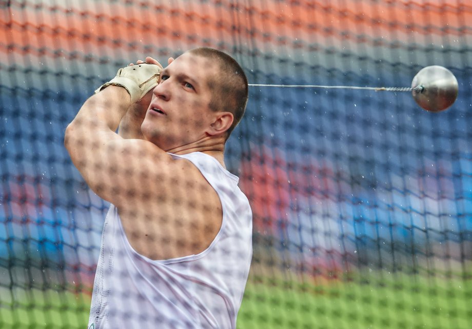 Polak Wojciech Nowicki w eliminacjach rzutu młotem, podczas lekkoatletycznych mistrzostw Europy w Amsterdamie