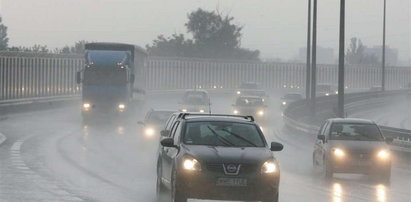 Prognoza pogody. Pada i będzie padać. Są już pierwsze podtopienia