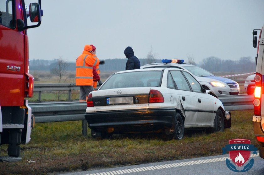 Wypadek na A2. 19-latek wbiegł pod autobus