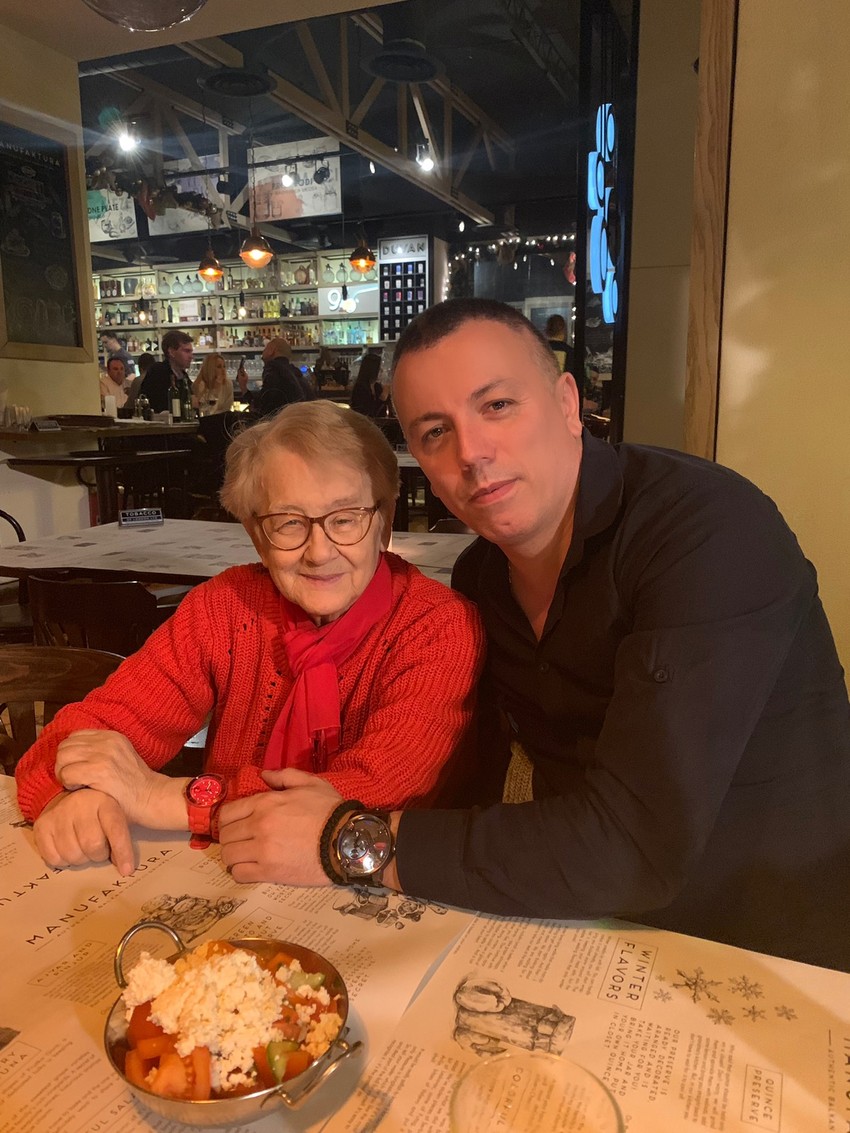 Igor Nikolić sa majkom