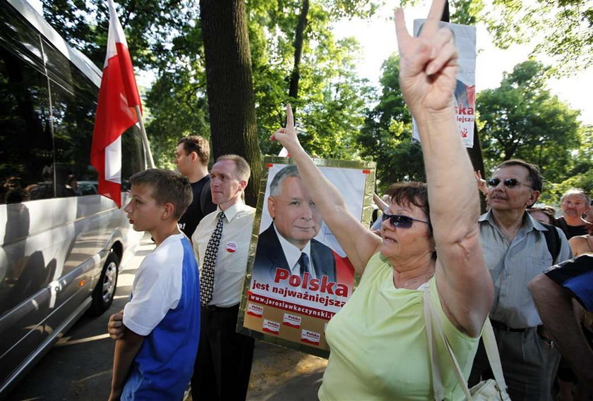 Bójka na wiecu Kaczyńskiego!