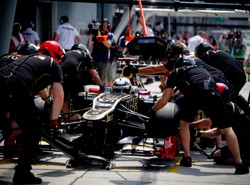 Raikkonen przesunięty o pięć pozycji. To kara za wymianę skrzyni biegów