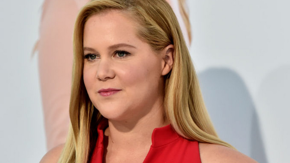 Amy Schumer wyznała, że podczas snu została zgwałcona przez swojego byłego chłopaka. - Czuję, że straciłam dziewictwo poprzez gwałt - powiedziała aktorka w programie Oprah Winfrey.