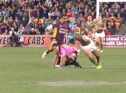 Zobacz, jak rugbyści zdeptali sędziego