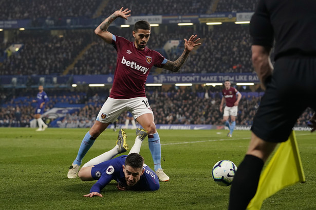 Fabiański dwa razy skapitulował w meczu z Chelsea. Fenomenalny rajd Hazarda [WIDEO]