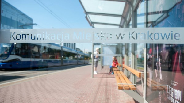 Bilet metropolitalny będzie obowiązywał na terenie Krakowa i gmin województwa m.in. Niepołomic, Skawiny, Wieliczki czy Zabierzowa, w których organizatorem transportu jest Zarząd Transportu Publicznego.