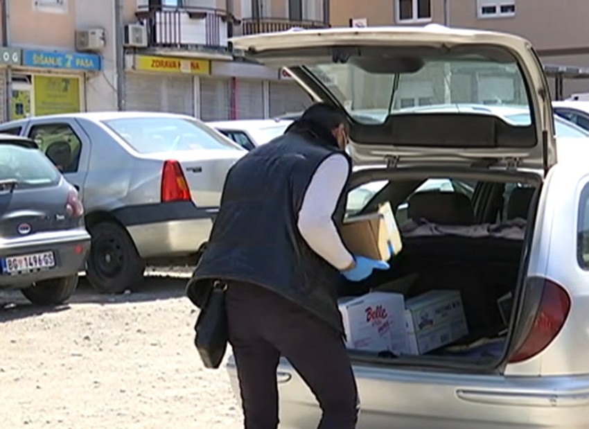 Paketi u kola, pa onda razvoz