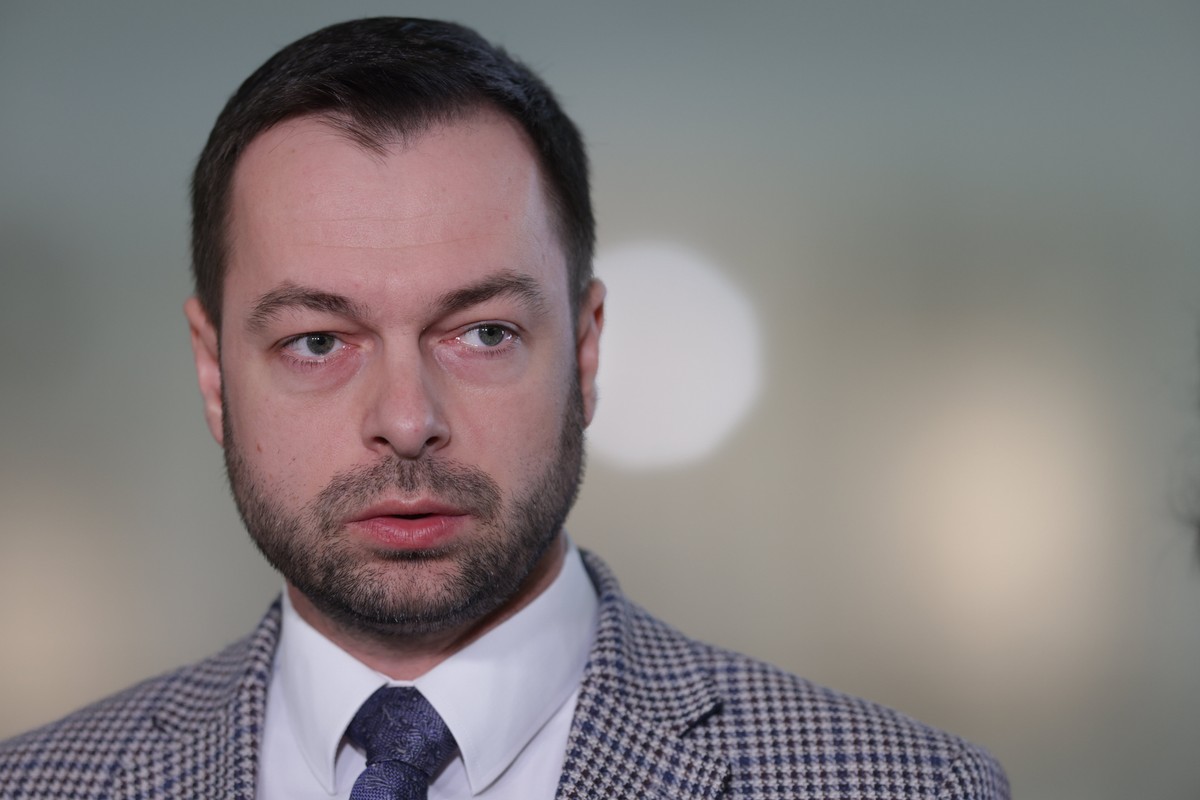 Poseł Trzeciej Drogi uderza nie tylko w krwiodawców. Pyta też o urlopy kobiet w ciąży