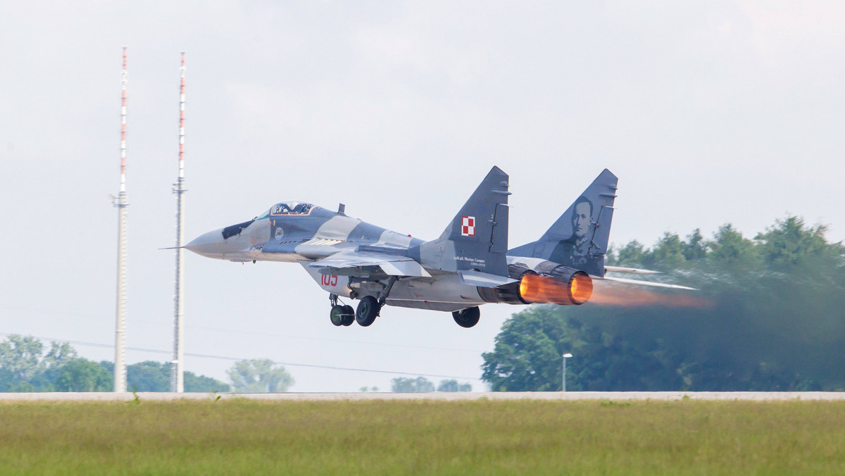 Od myśliwca MiG-29 oderwał się spadochron hamujący. Seria awarii po wznowieniu lotów 