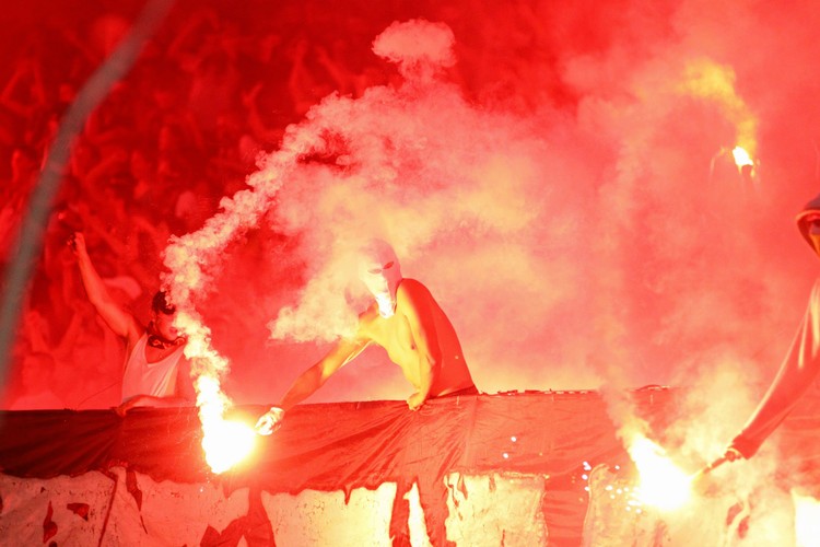 Starcia psudokibiców z policją