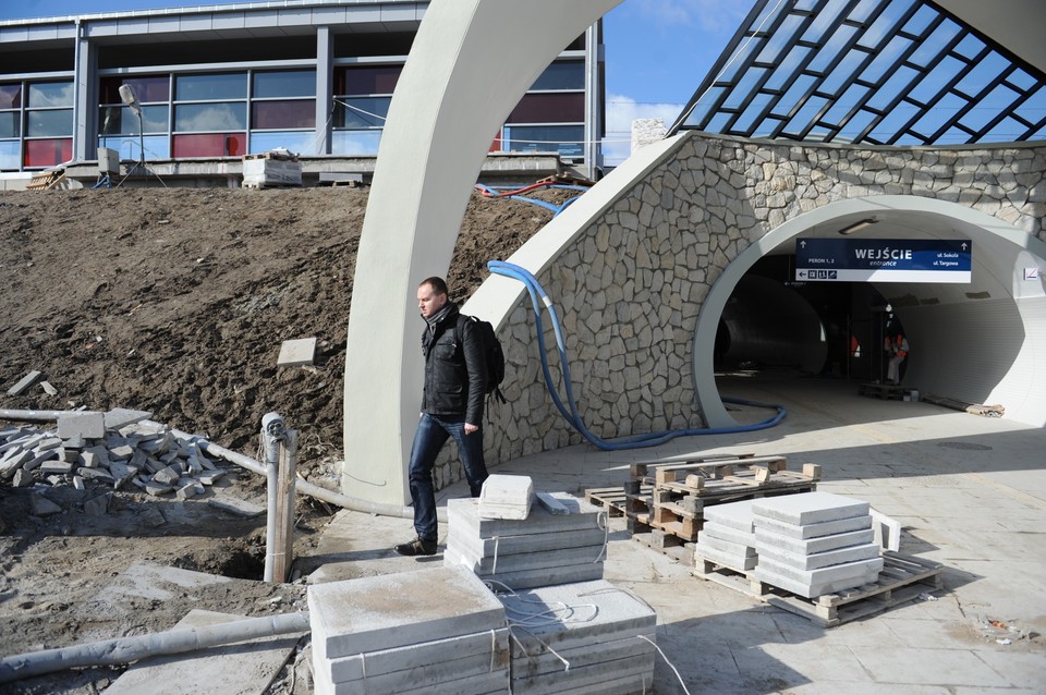 Remont dworca Warszawa Stadion