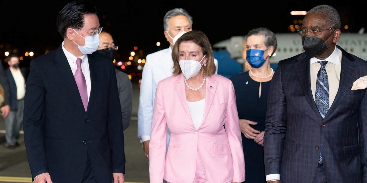 Nancy Pelosi odbywa wizytę na Tajwanie.