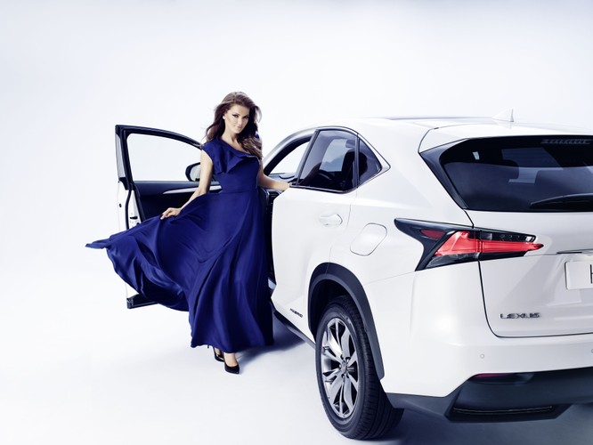 Agnieszka Radwańska i nowy lexus NX