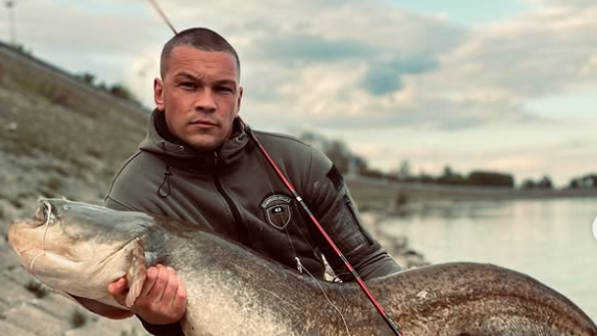 Aleksandar izvukao ogromnu neman iz Dunava: Čekao ju je 25 godina - a sada je usledila OZBILJNA borba (FOTO)