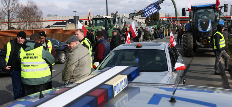 Staranowała blokadę rolników. 41-latka potrąciła w policjanta