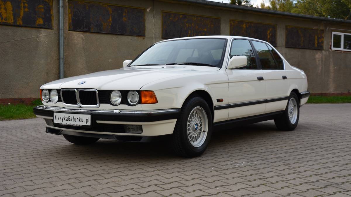 BMW 740i E32
