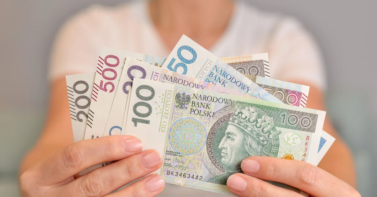 13 000 zł wraz z wyrównaniem od maja. Komu ZUS wypłaca ten dodatek?