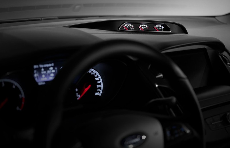 Ford focus jest najpopularniejszym samochodem na świecie - tak wynika z raportu firmy Polk badającej rynek motoryzacyjny. Analiza liczby zarejestrowanych nowych aut wykazała, że w 2013 roku w ujęciu globalnym kompaktowy focus trafił w ręce 1 097 618 osób - to zdaniem analityków czyni go najlepiej sprzedającym się samochodem pod słońcem. To o ponad 8 proc. więcej niż w 2012 roku - 1 014 965 sprzedanych egzemplarzy. W Europie (i Polsce) nowy focus oferowany jest w wersjach: pięciodrzwiowej, czterodrzwiowej oraz kombi. W 2012 roku Ford zaprezentował wersję ST - po dwóch latach produkcji szefowie koncernu zdecydowali wprowadzić nową odsłonę tego auta z ikrą. Zobacz zdjęcia…