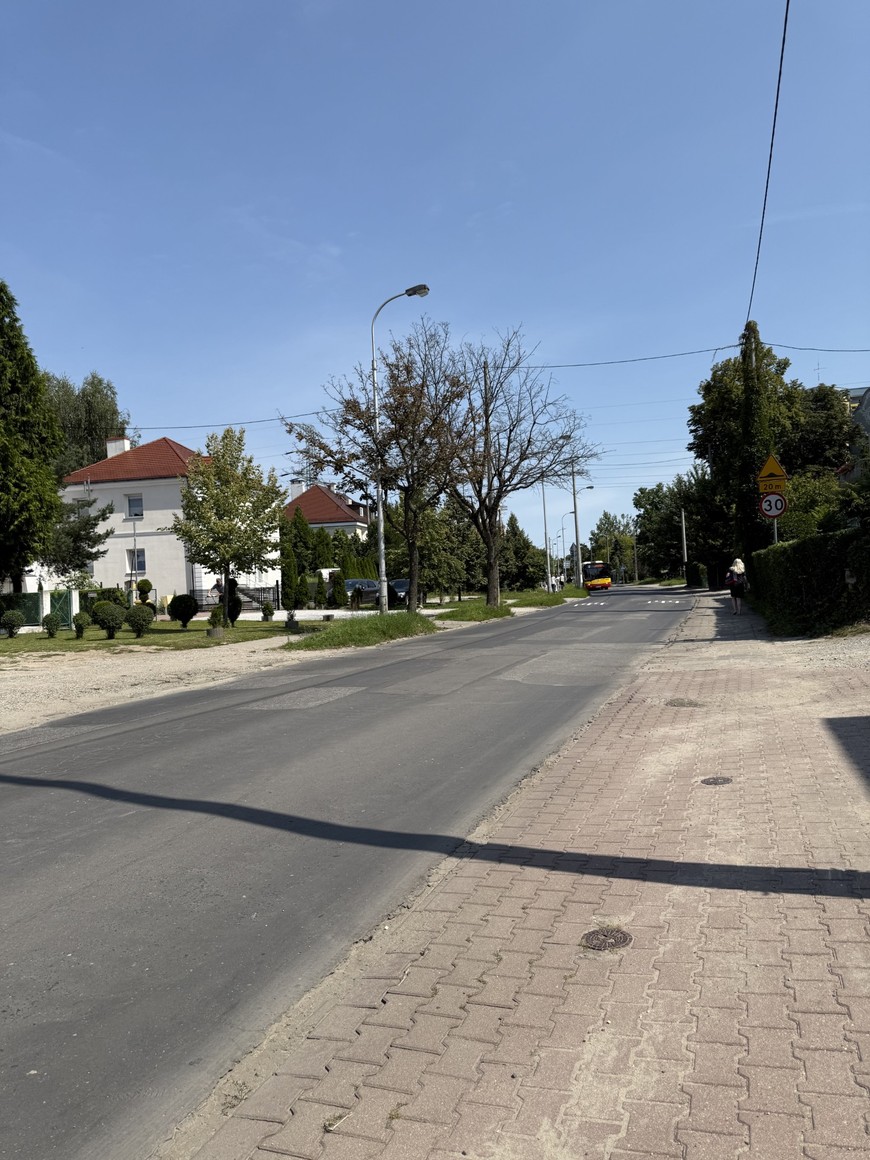 Na ulicy Krzyckiej przebudowana zostanie m.in. jezdnia. Powstanie droga dla rowerów, nowe chodniki