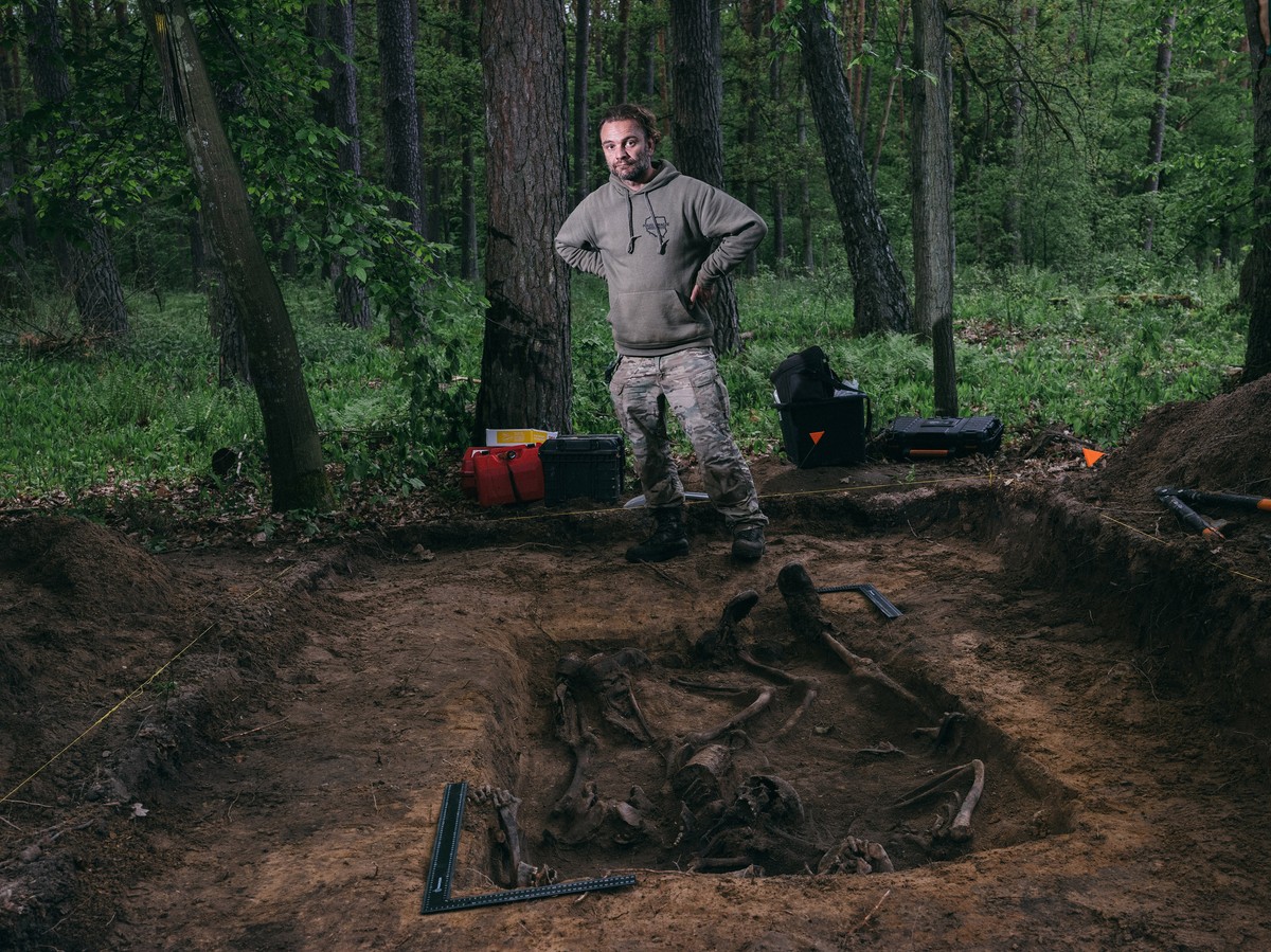 Olaf Popkiewicz, archeolog specjalizujący się w archeologii zbrodni i pól bitewnych oraz archeologii podwodnej