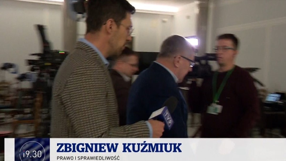 "19.30" o zamieszaniu wokół TVP. Reporter podszedł do polityka PiS