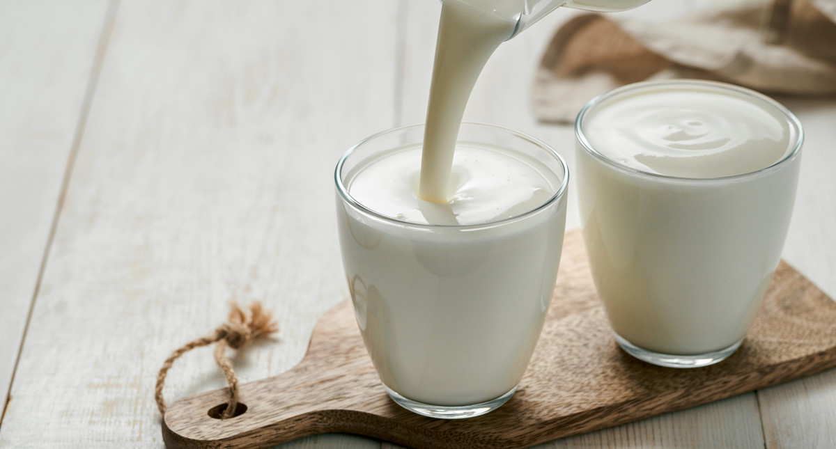 Zsiadłe mleko - sposób powstania, działanie, właściwości zdrowotne.  Zastosowanie w kuchni i w kosmetyce