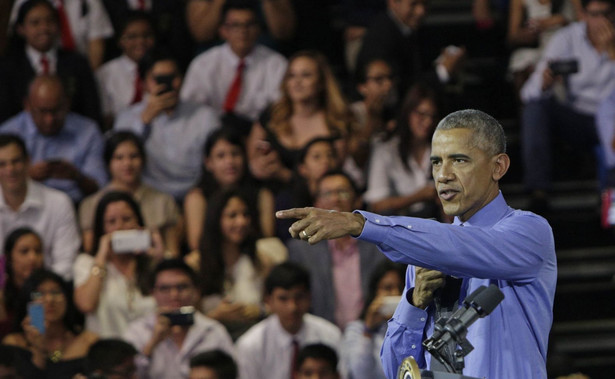 Obama przestrzega przed pospiesznym osądem Trumpa. "Poczekajmy aż nowa administracja rozpocznie pracę"