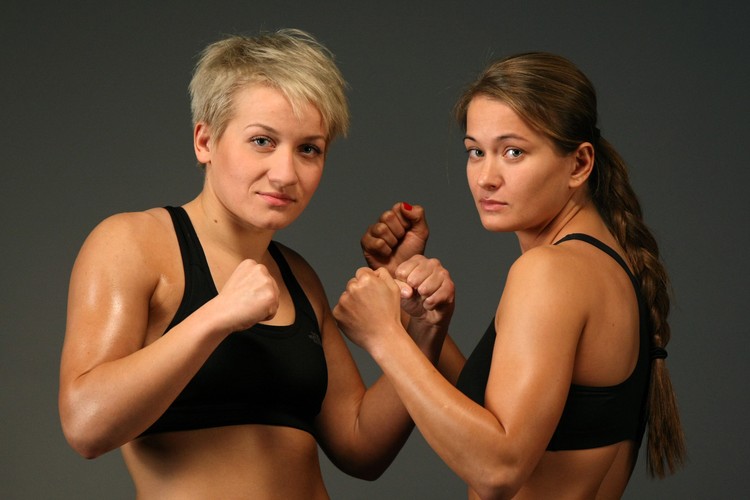 Te dziewczyny to prawdziwe maszyny do bicia