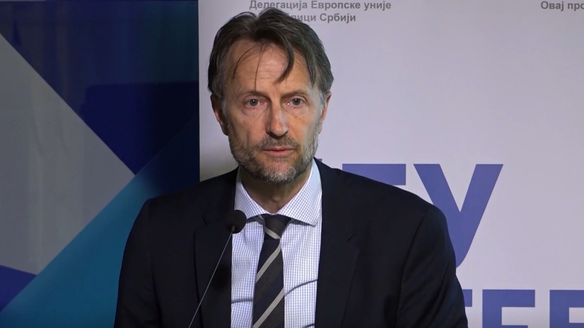 Šef Delegacije Evropske unije u Srbiji Andreas fon Bekerat na završnom skupu "Puls Evrope - medijske posete EU"