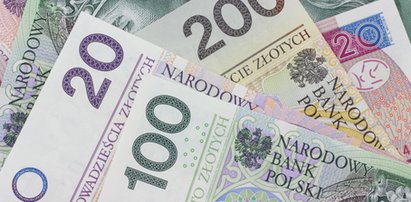 Podwyżki pensji, trzynastki, waloryzacja, dodatki na dzieci. Kalendarz finansowy Polaka