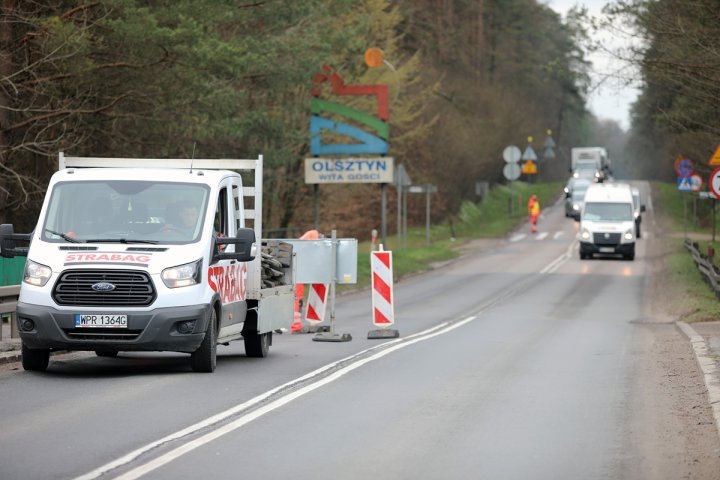 Utrudnienia na DK 51 w Dywitach. Czytelnik: ''Czy ruch wahadłowy musi być wprowadzony aż na 4 miesiące?'' [ZDJĘCIA]