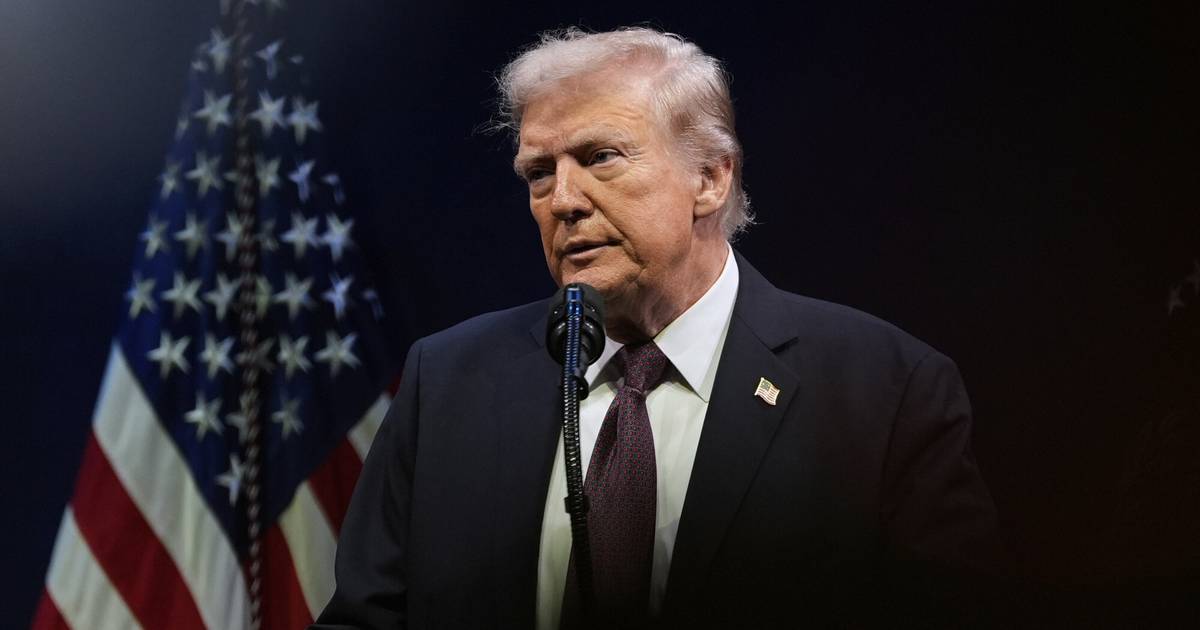 Wyznawcy teorii spiskowych chcą prawdy ws. Epsteina. "Jeśli nie, baza się od ciebie odwróci"