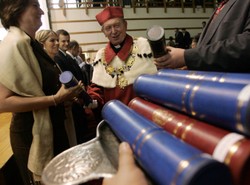 Raport: ile zarabia profesor?