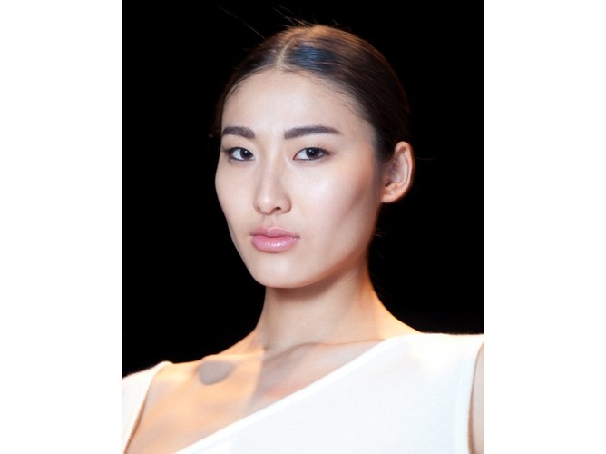 Makijaż Bobbi Brown dla Halston w stylu Seventies Romance na New York Fashion Week Autumn/Winter 2011