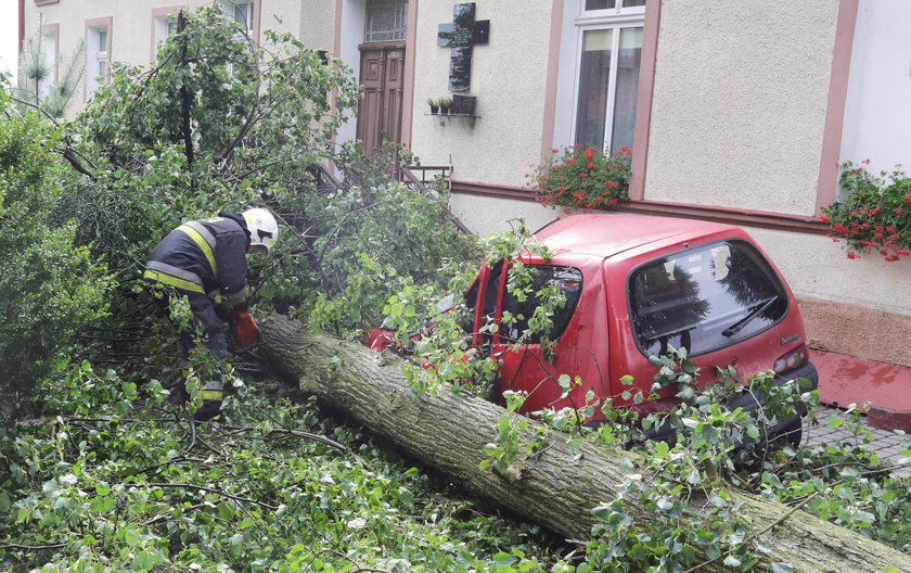 Lipa zniszczyła seicento księdza