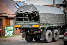 My tu dalej żyjemy normalnie. Reportaż z Białowieży