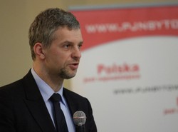 "Nagabują mnie w różnych miejscach w Sejmie, kiedy przejdę do PO"
