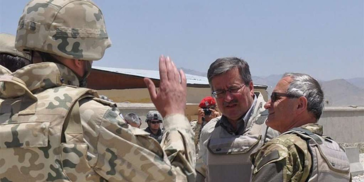 komorowski, afganistan