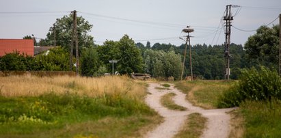 Przyjeżdżał na rowerze do siostry. Zginął niedaleko przydrożnego krzyża. Mieszkańcy żyją w strachu