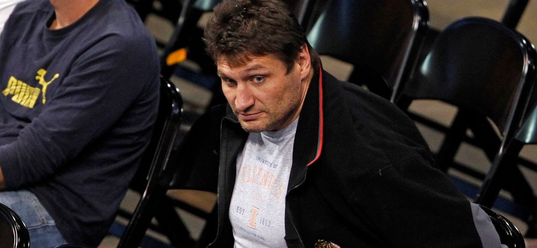 Gołota przyśle wieniec z 89 białych róż na pogrzeb Szymborskiej