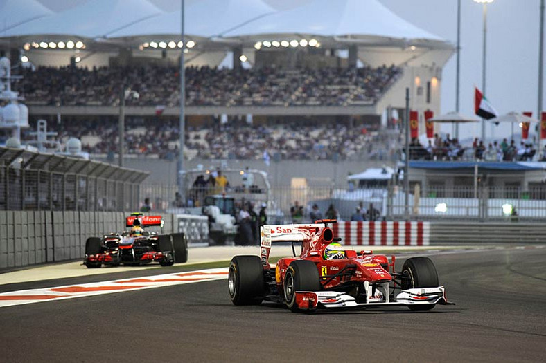 Grand Prix Abu Dhabi 2010: Vettel najmłodszym mistrzem świata, Kubica 5. (relacja, wyniki)