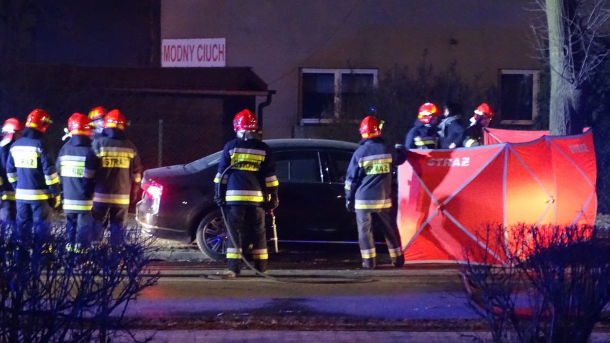 Śledczy już 25 minut po zakończeniu oględzin postawili zarzut kierowcy seicento, który podejrzewany jest o spowodowanie wypadku z udziałem Beaty Szydło - wynika z dokumentów, do których dotarła "Gazeta Wyborcza".