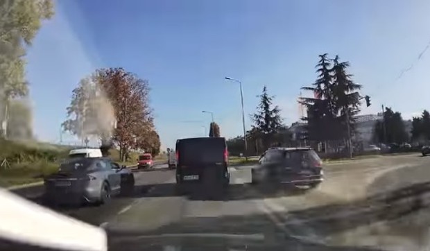 Preticanje sa desne strane