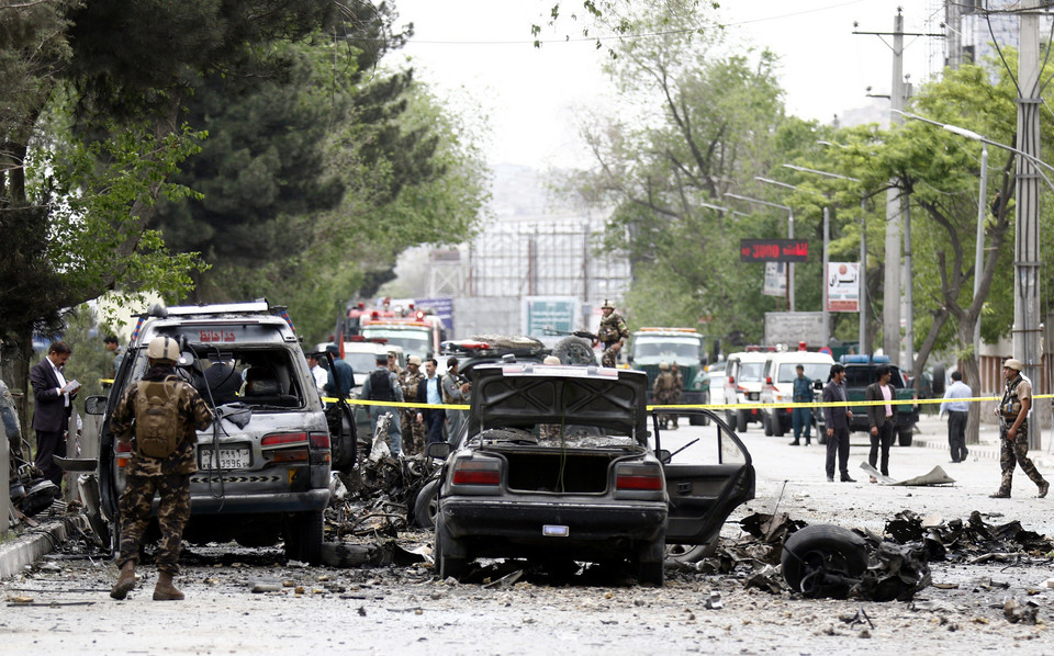 epaselect AFGHANISTAN SUICIDE BOMB BLAST (Suicide bomb blast targets NATO convoy in Afghanistan)